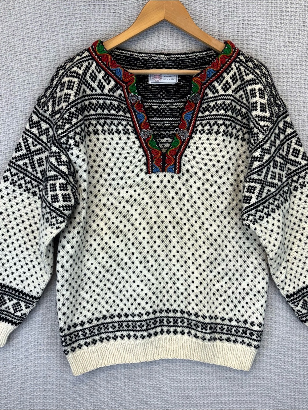 Vintage Norsk 100% Wool Setesdal Embroidered Pullover Sweater Women M Fair Isle